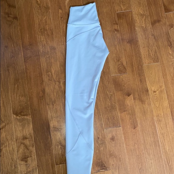 Lululemon leggings size 4 - Picture 6 of 8
